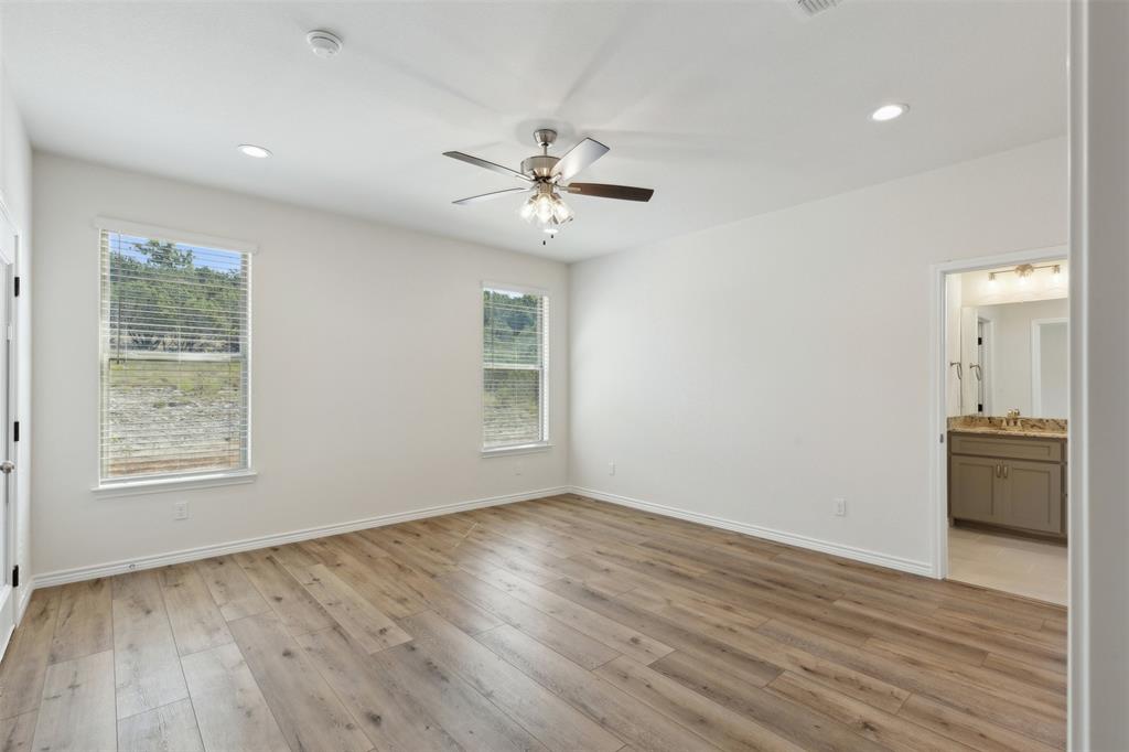 315 Sunset Cove Property Photo 16