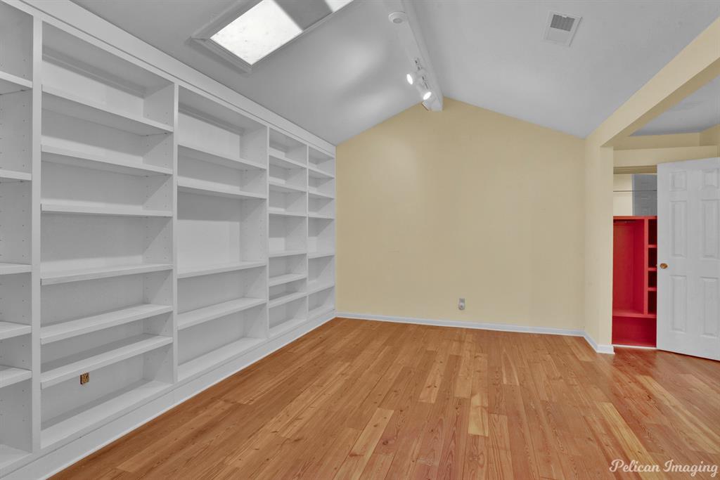 54 Tealwood Street Property Photo 17