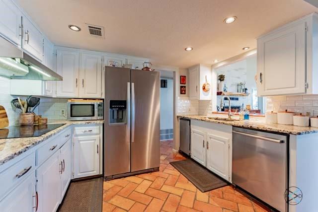 333 Beachside Drive Property Photo 9