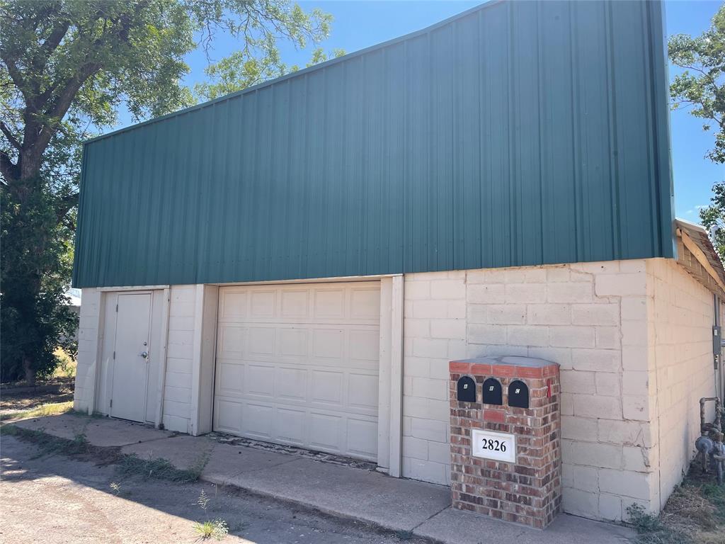2826 Pine Street Property Photo 1