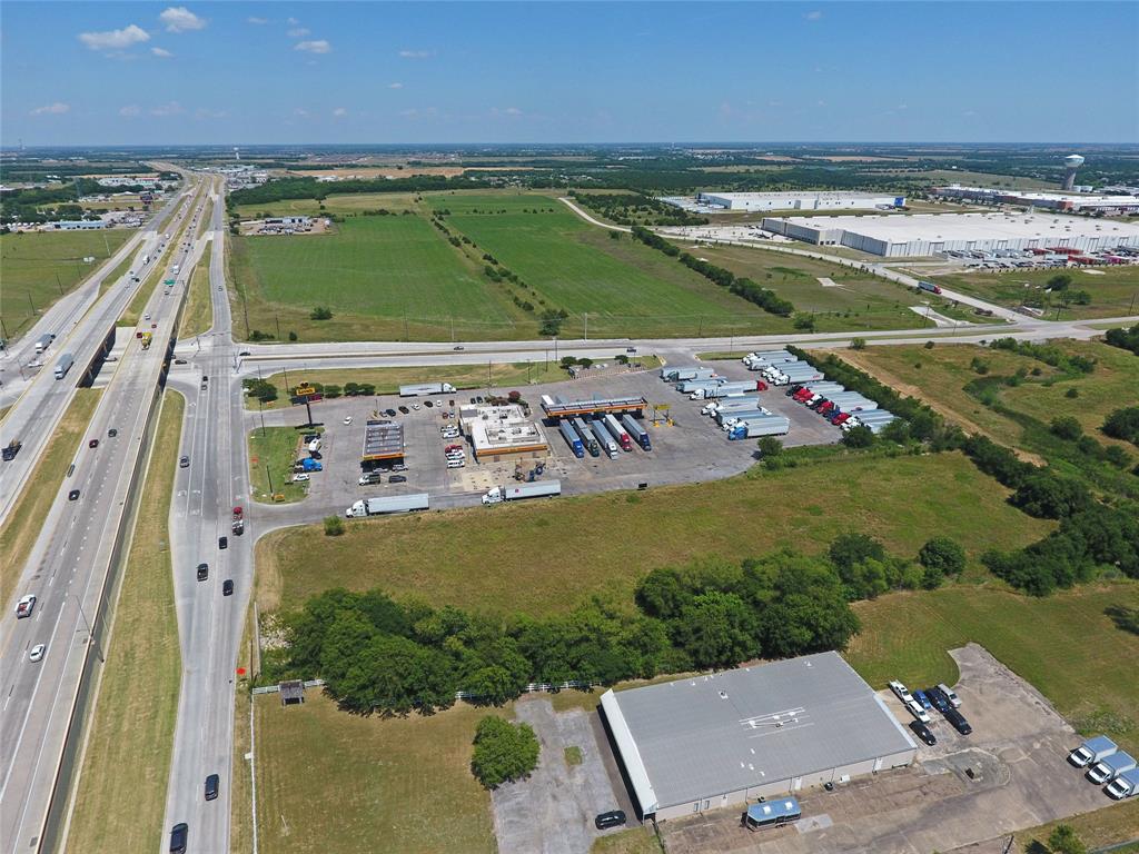1970 S I-30 Service Road Property Photo 3