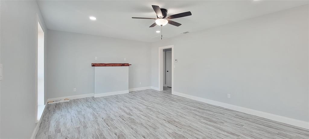 806 E Young Street Property Photo 6