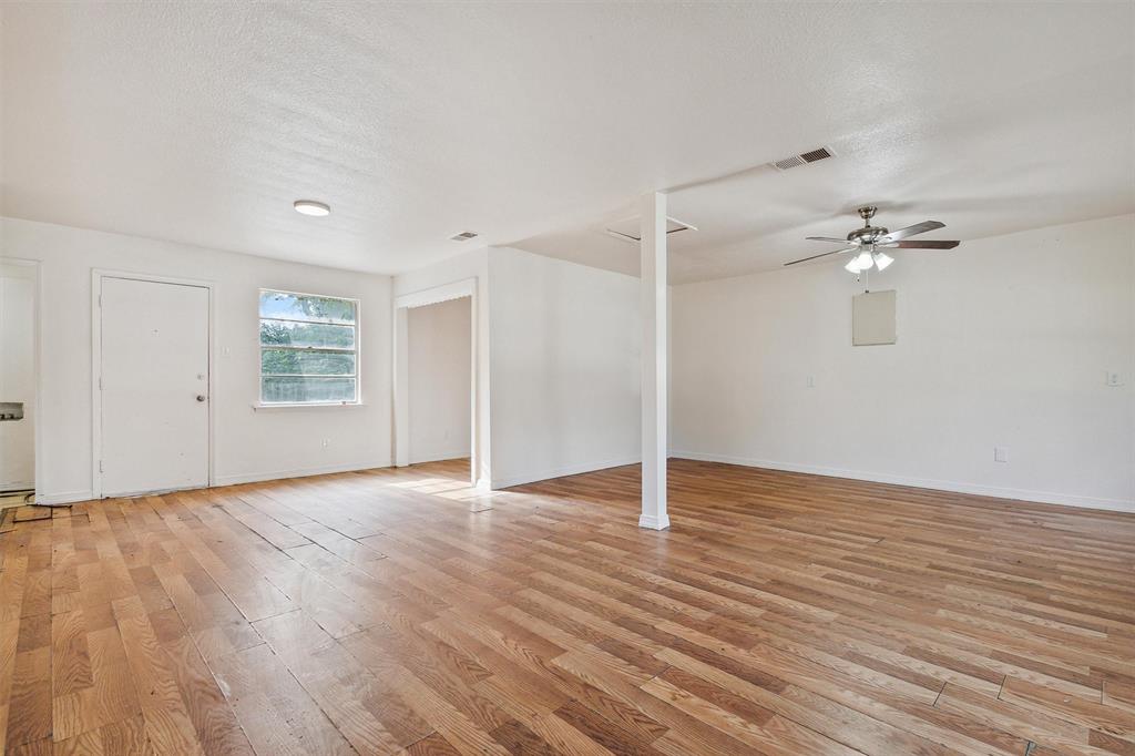 426 Glencairn Drive Property Photo 4