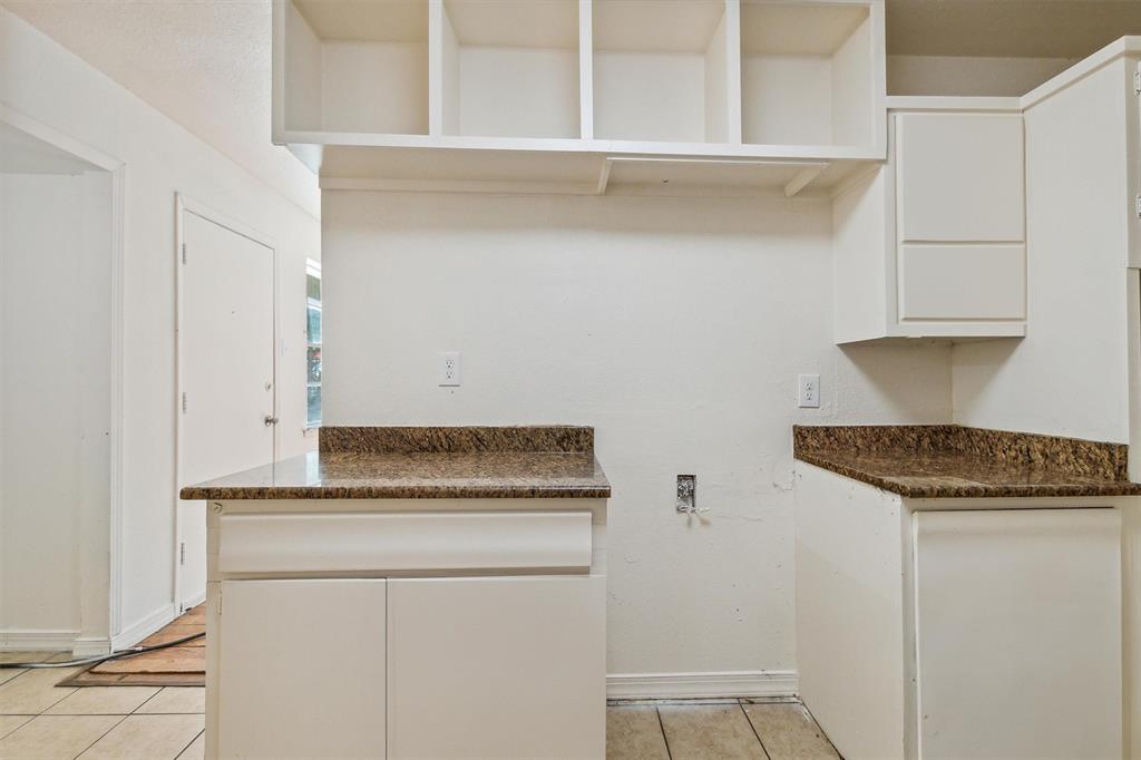 426 Glencairn Drive Property Photo 12