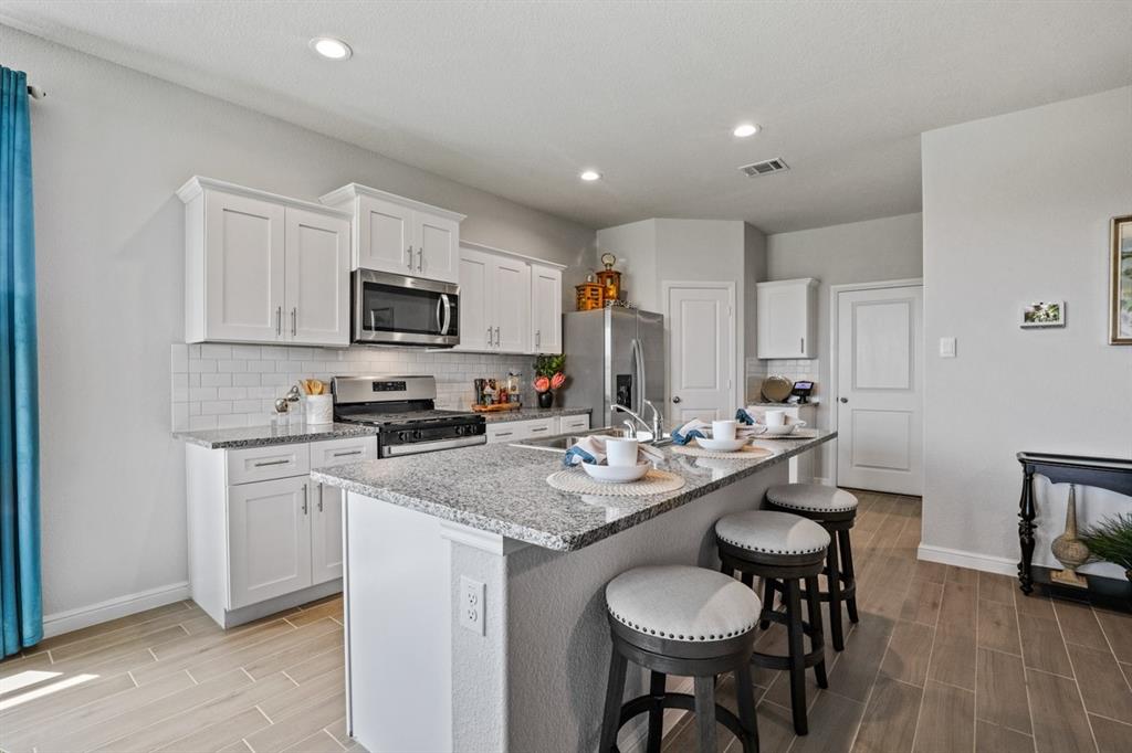 8913 Boulder Oak Boulevard Property Photo 2