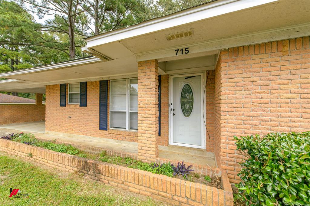 715 9th Street Property Photo 4