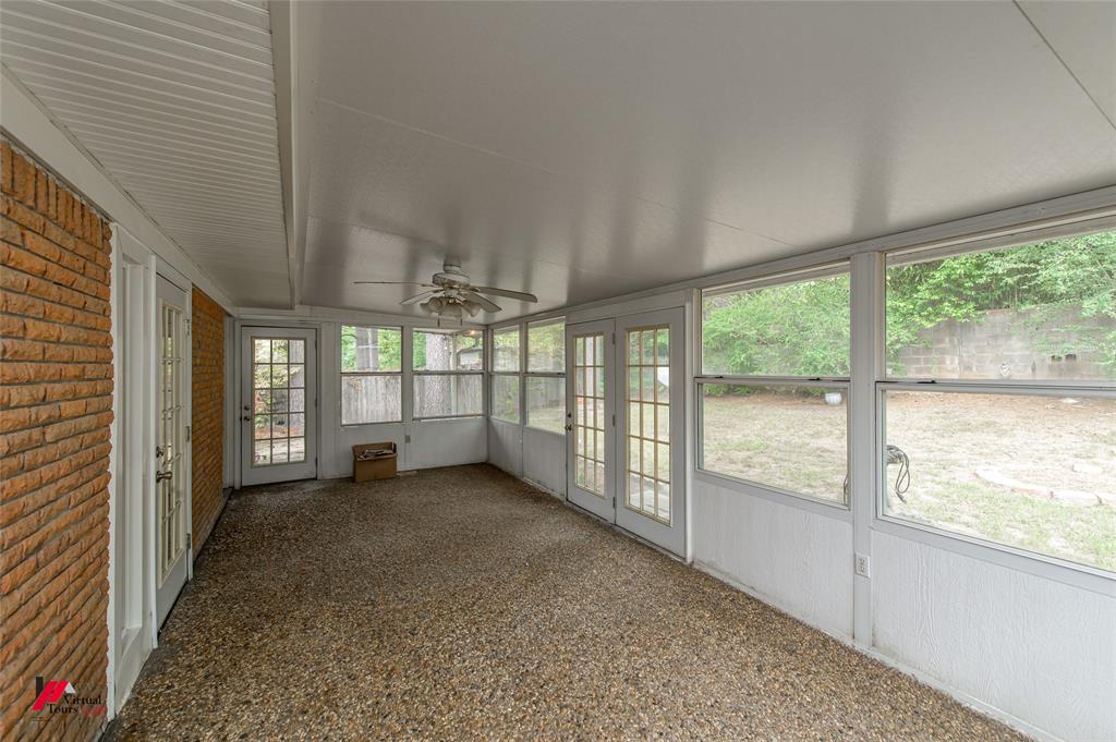 715 9th Street Property Photo 6