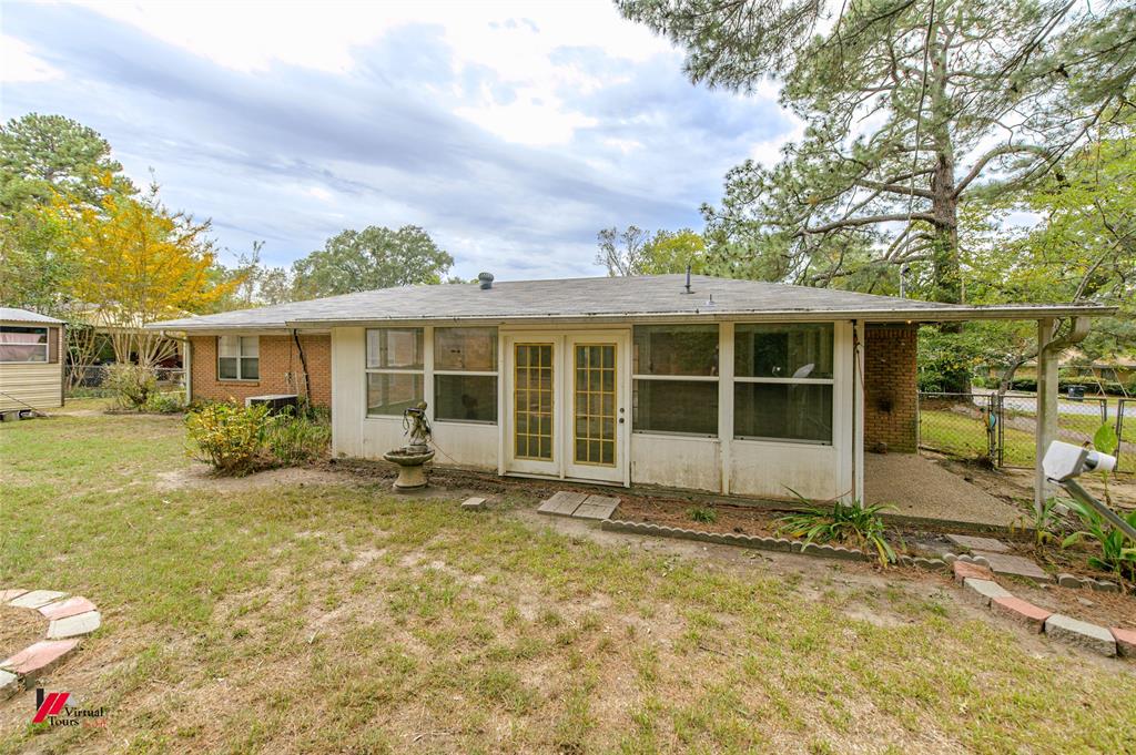 715 9th Street Property Photo 9