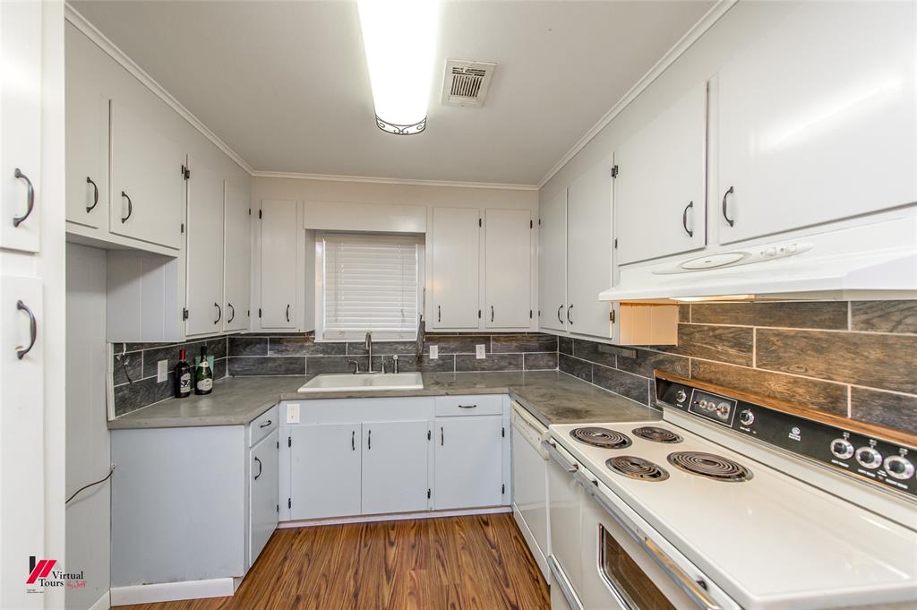 715 9th Street Property Photo 15