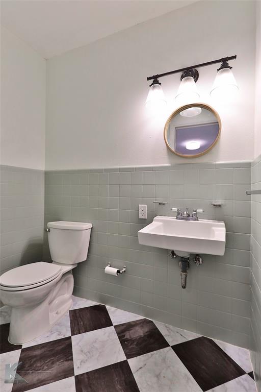 2034 Robin Road Property Photo 14