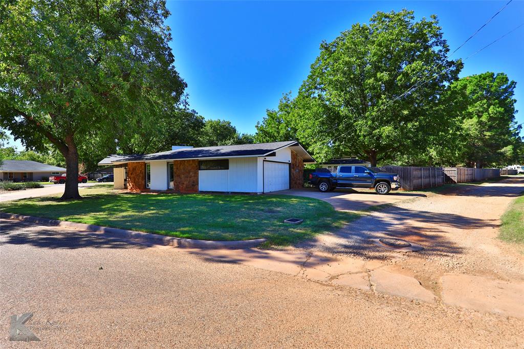 2034 Robin Road Property Photo 38