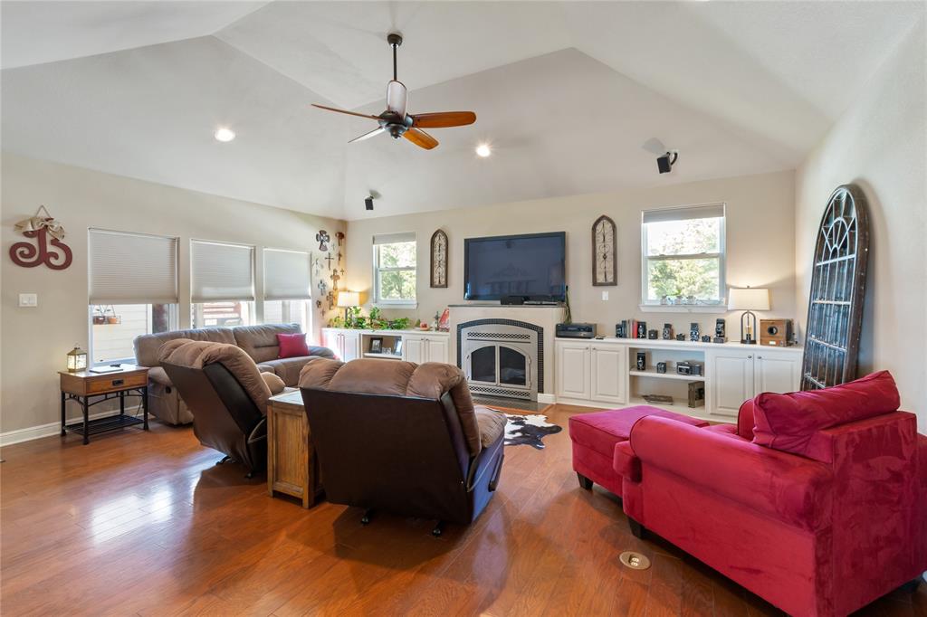 401 Turner Drive Property Photo 6