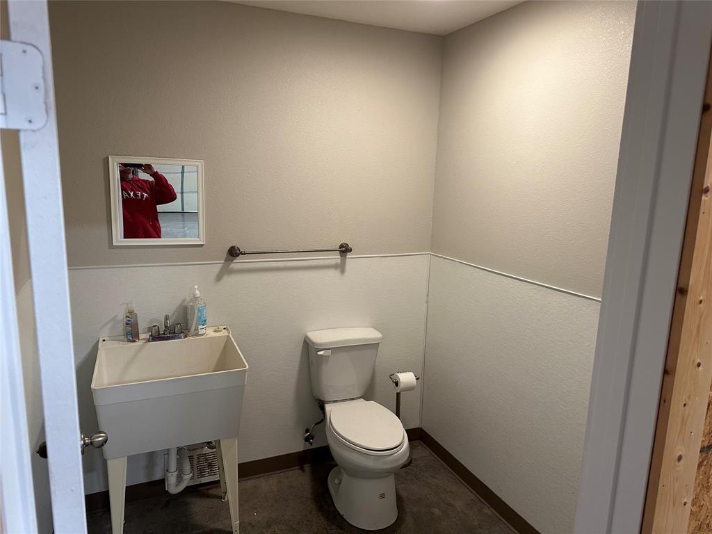 2010 Avondale-haslet Road Property Photo 7