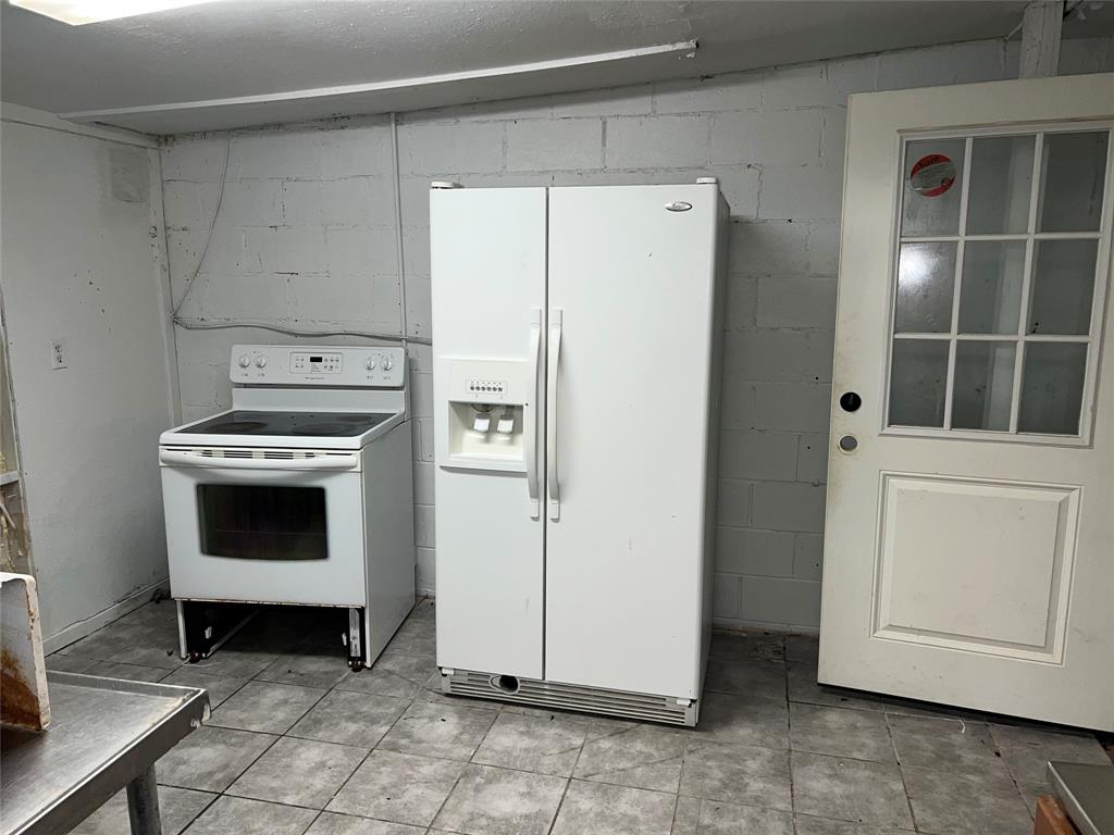 113 N Houston Street Property Photo 27