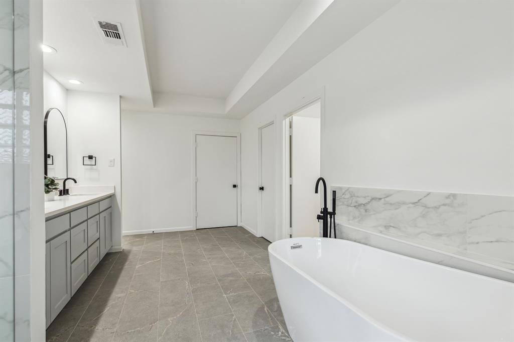 947 Liberty Street Property Photo 16