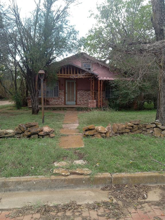 1018 Young Street Property Photo 1