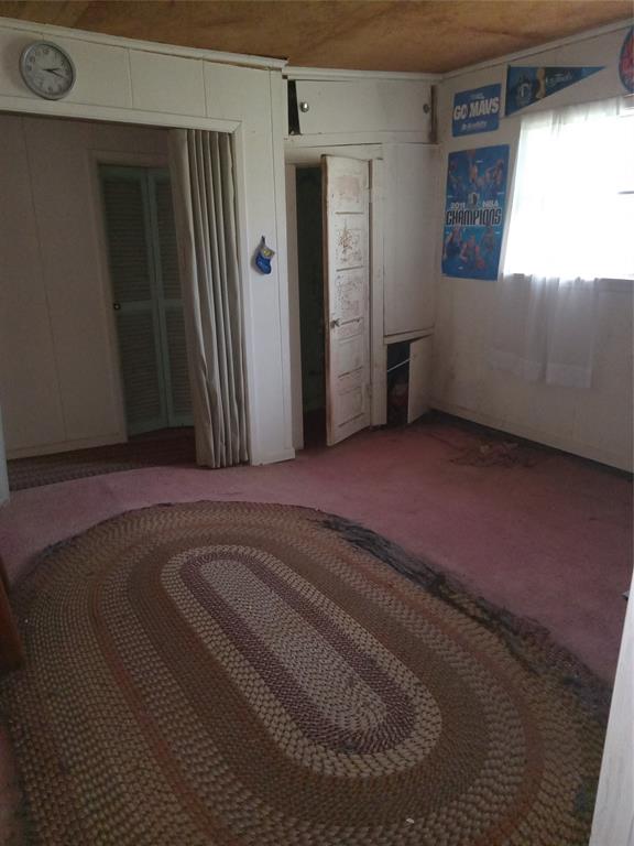 1018 Young Street Property Photo 7