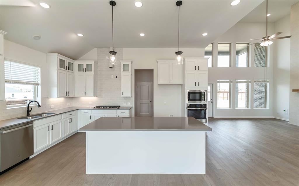 1801 Acorn Creek Circle Property Photo 4