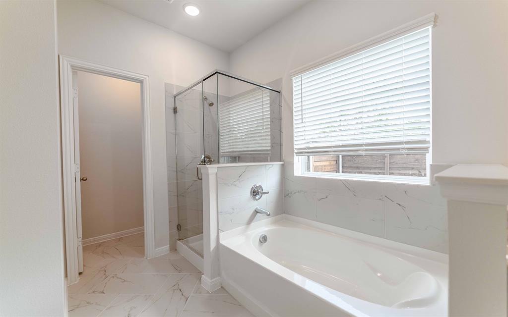 2044 Fall Creek Cove Property Photo 9