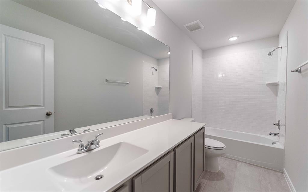2044 Fall Creek Cove Property Photo 12