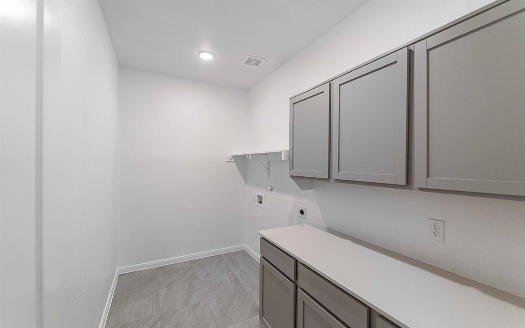 2044 Fall Creek Cove Property Photo 15