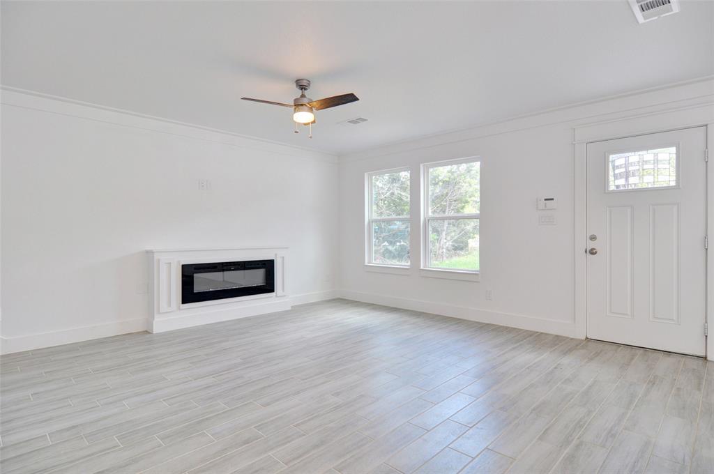 5638 Barkridge Drive Property Photo 6