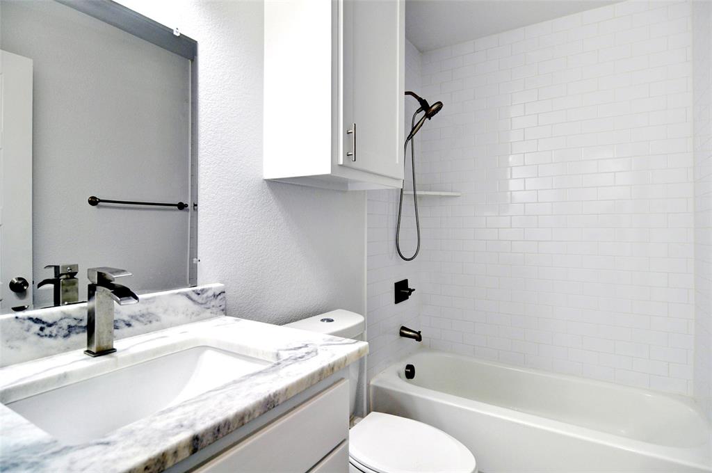 5638 Barkridge Drive Property Photo 26