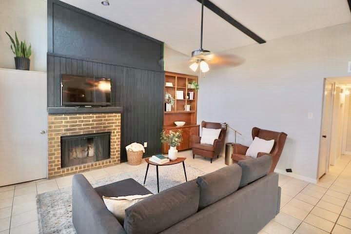 2708 Mccart Avenue Property Photo 2