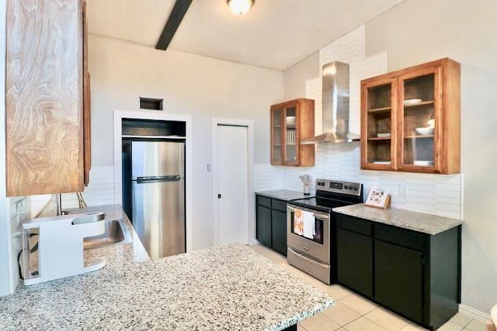 2708 Mccart Avenue Property Photo 7