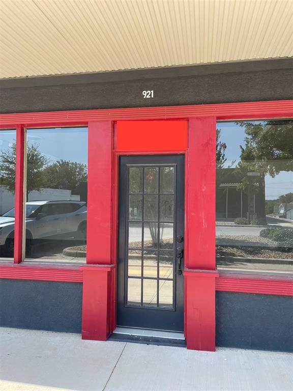 921 Halsell Street Property Photo 2