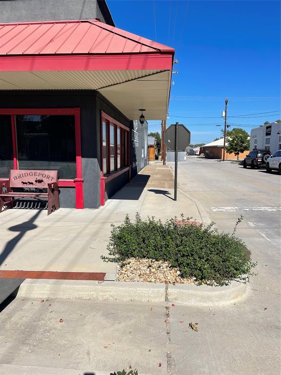 921 Halsell Street Property Photo 4