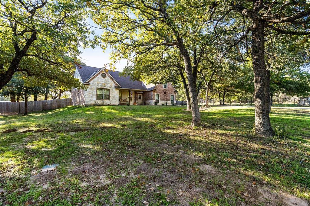 6601 Forest Oaks Court Property Photo 4