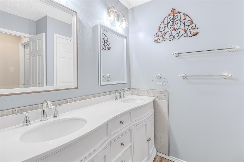 6401 Homewood Avenue Property Photo 17