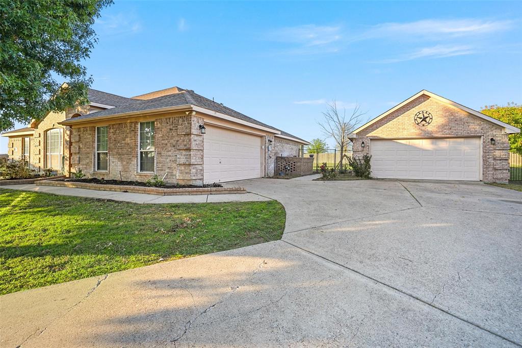 112 Langley Court Property Photo 3