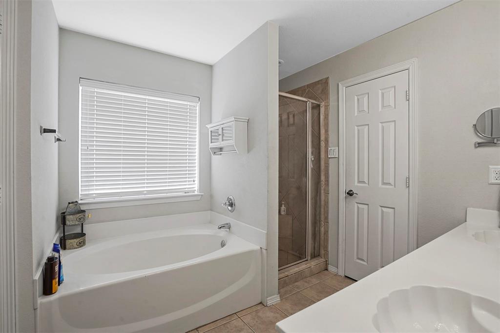 112 Langley Court Property Photo 16
