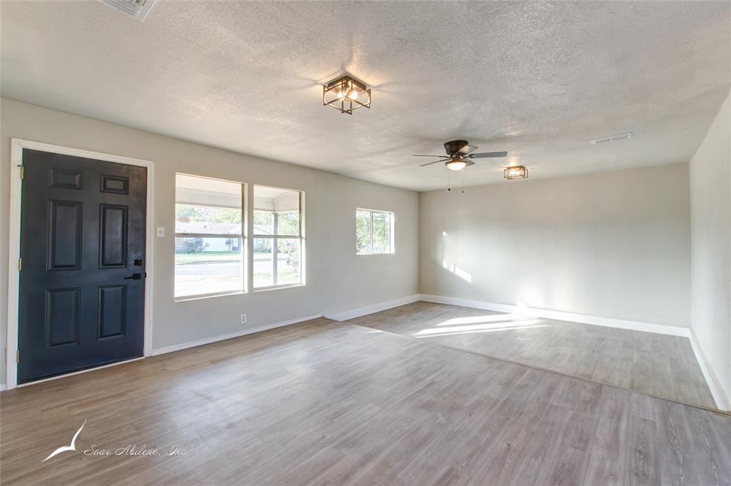 5410 Questa Drive Property Photo 7