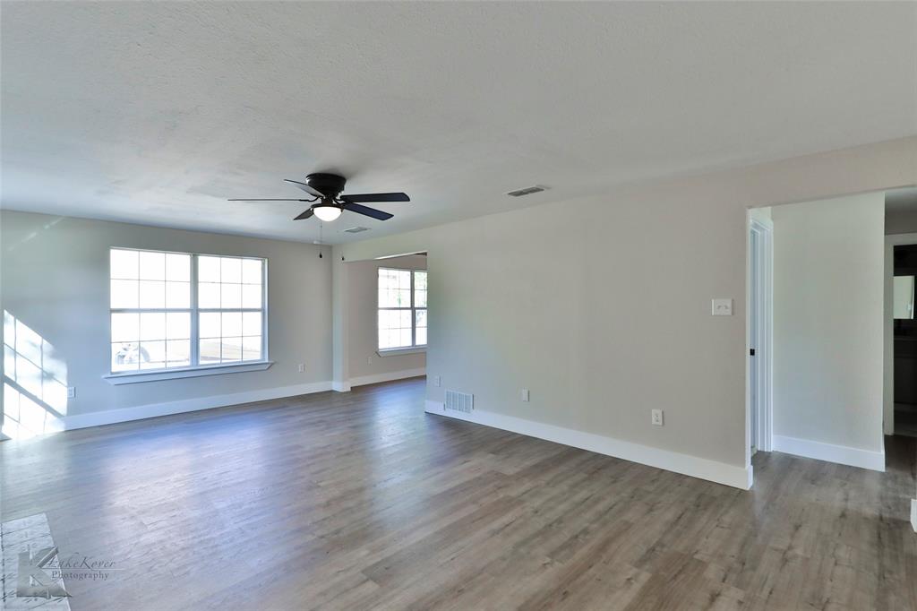 1557 Chestnut Street Property Photo 3