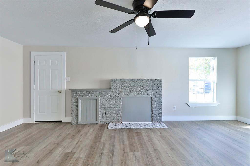 1557 Chestnut Street Property Photo 5