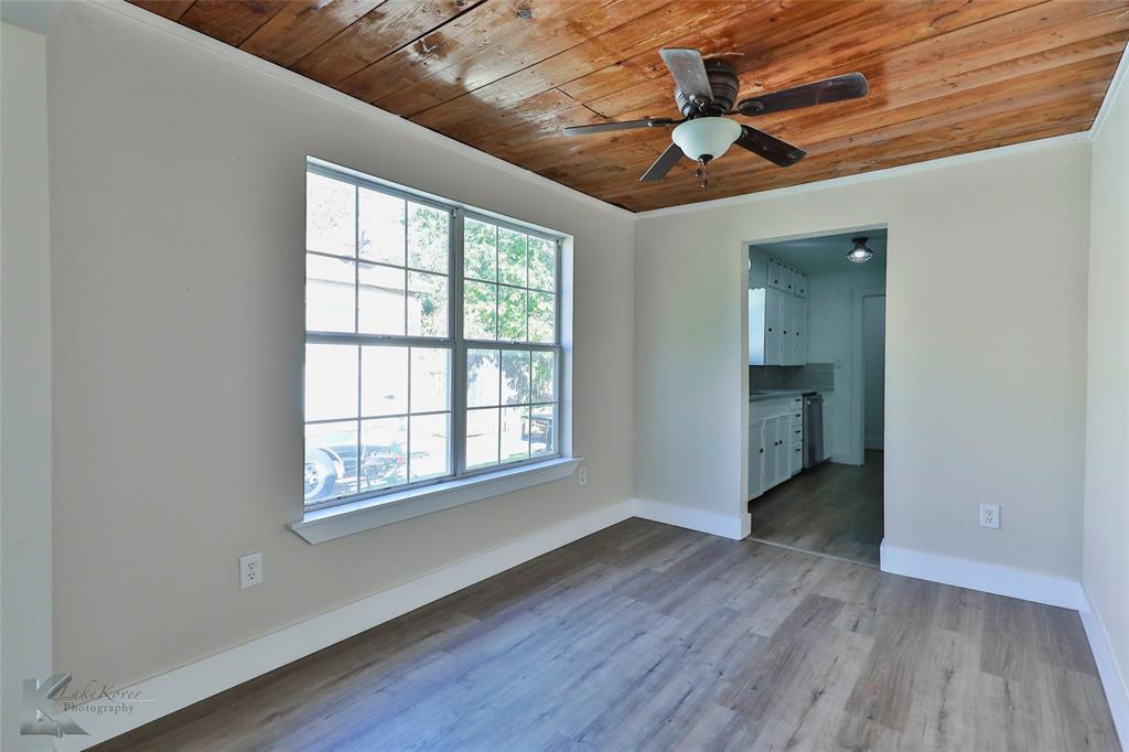 1557 Chestnut Street Property Photo 10