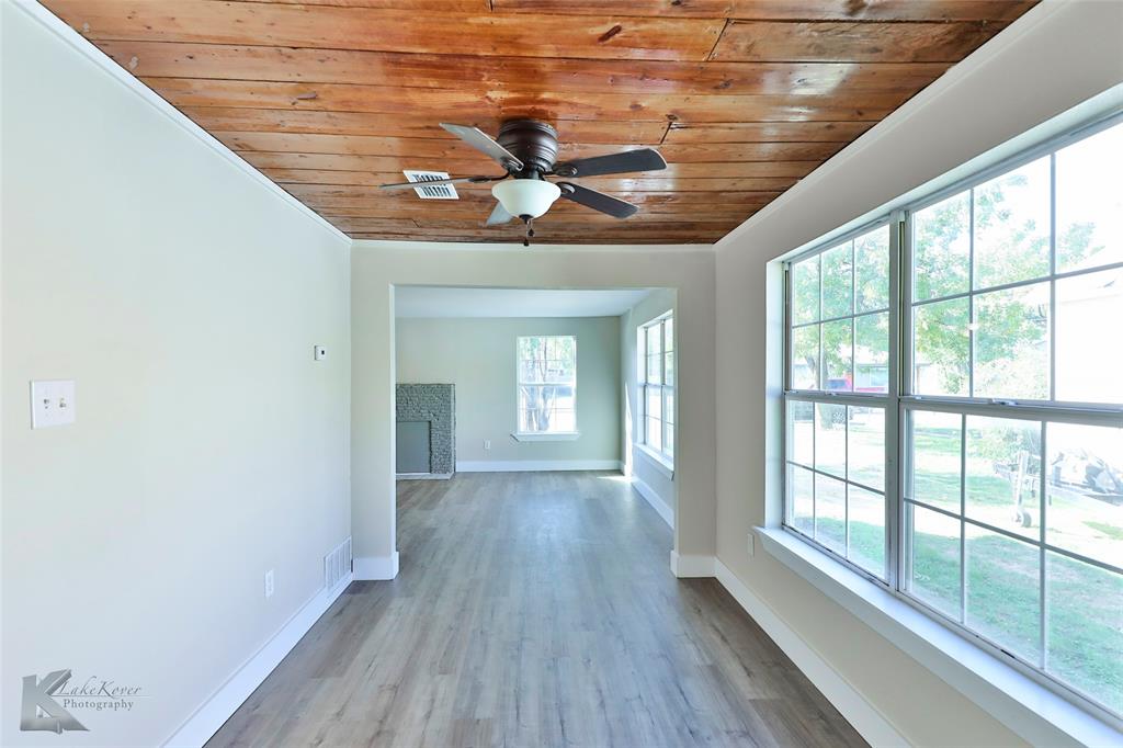1557 Chestnut Street Property Photo 11