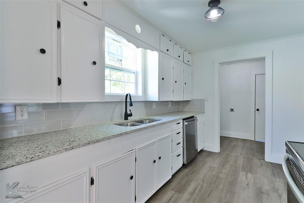 1557 Chestnut Street Property Photo 13