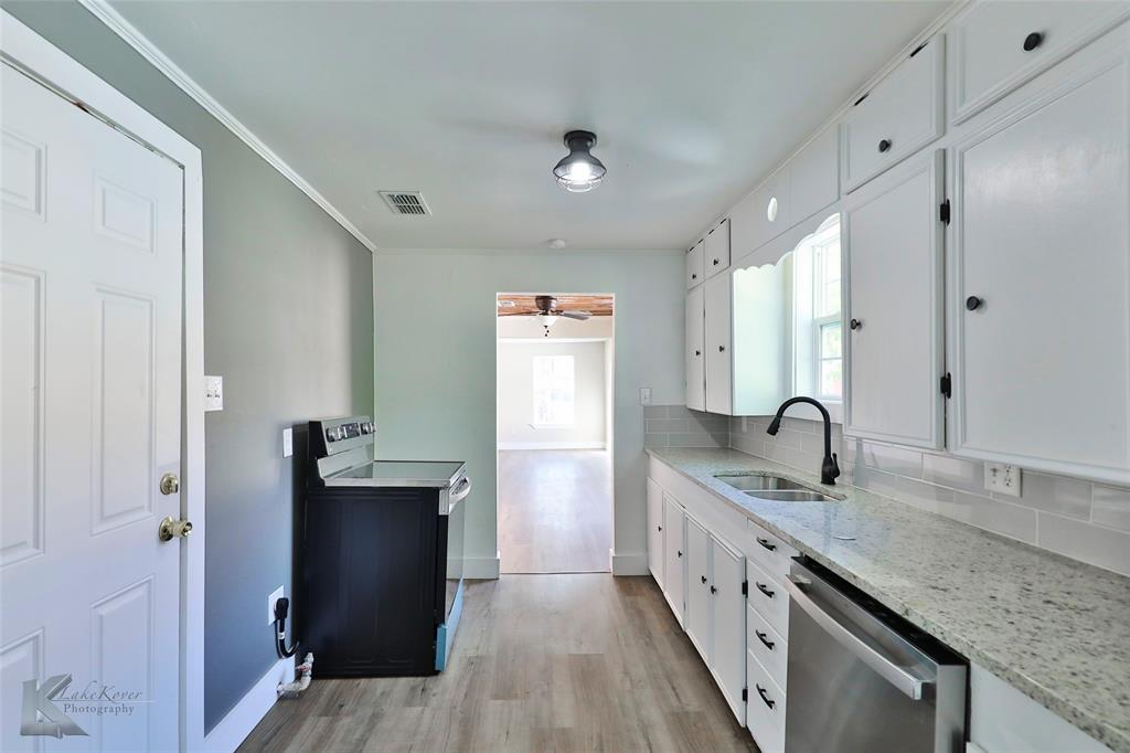 1557 Chestnut Street Property Photo 16