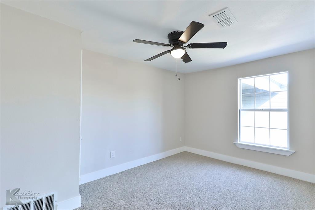 1557 Chestnut Street Property Photo 18
