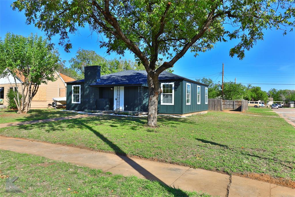 1557 Chestnut Street Property Photo 29