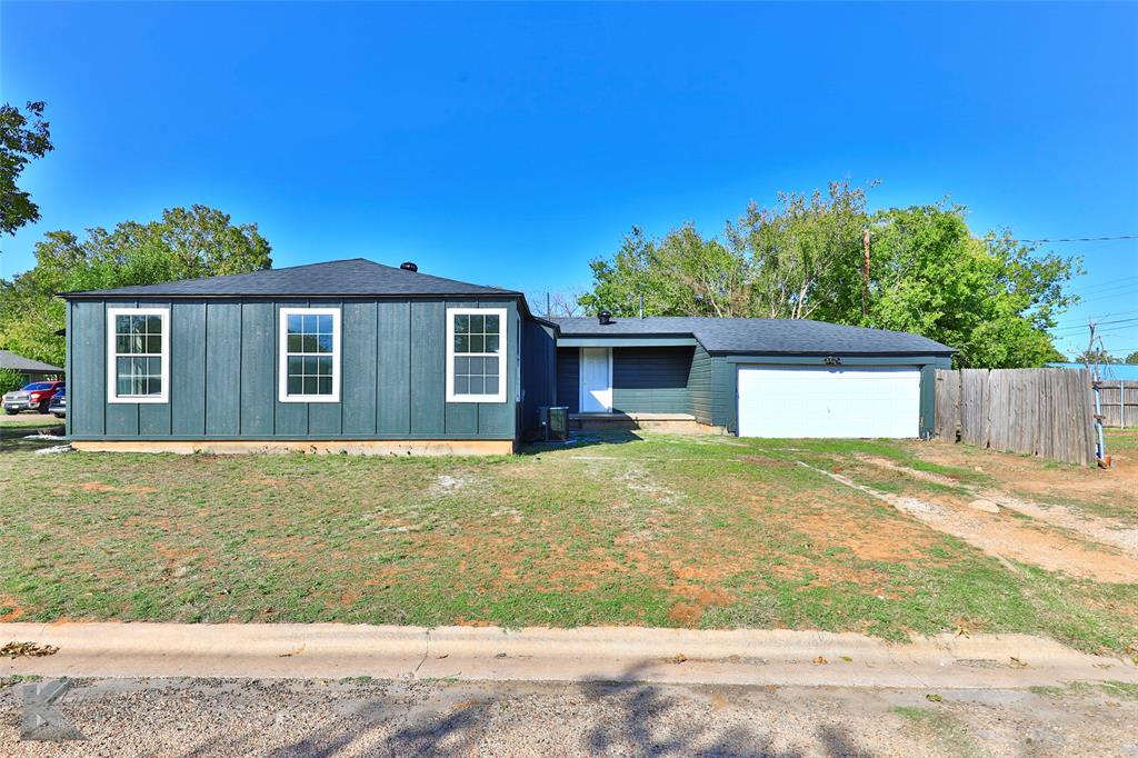 1557 Chestnut Street Property Photo 30