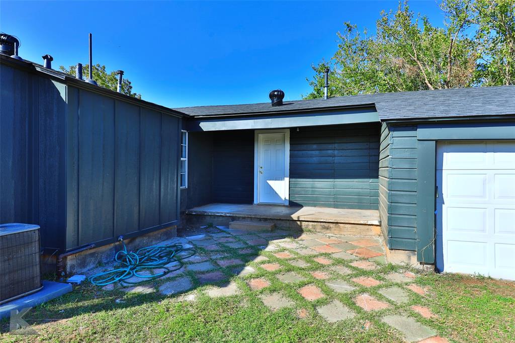 1557 Chestnut Street Property Photo 31