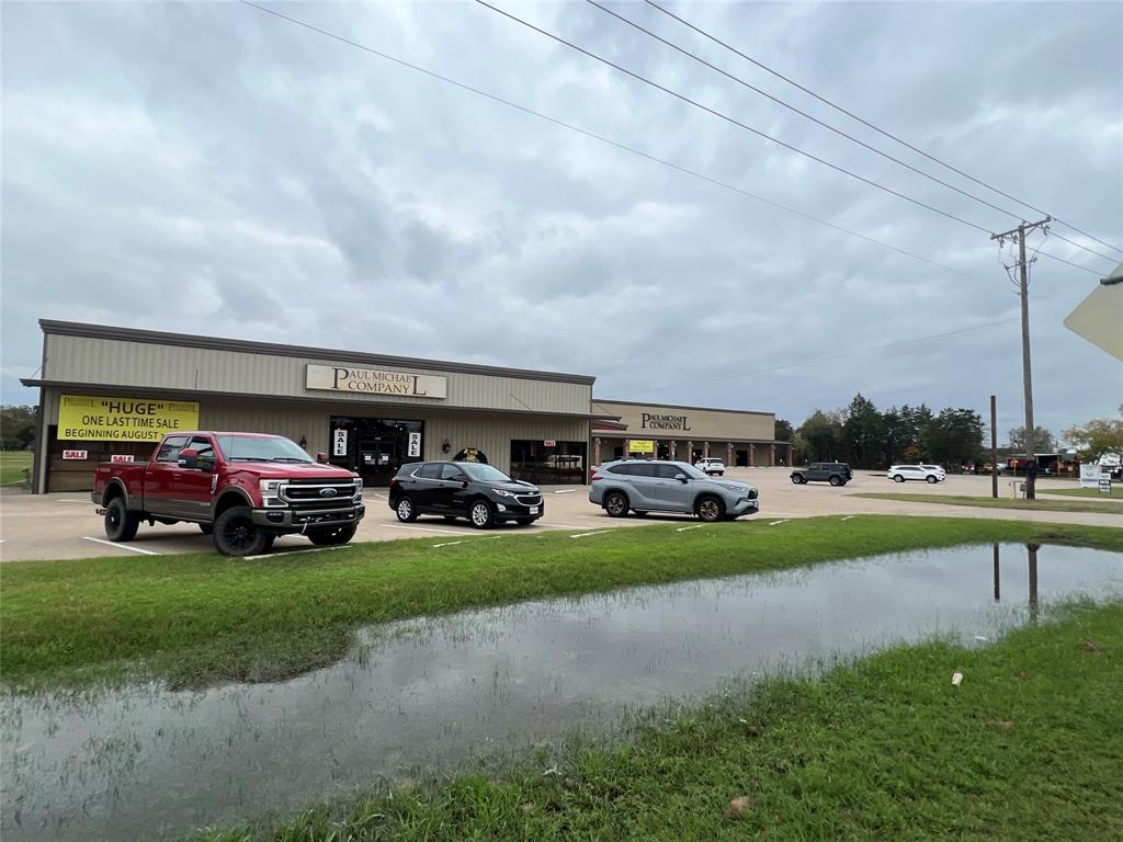 1930 N Trade Days Boulevard Property Photo