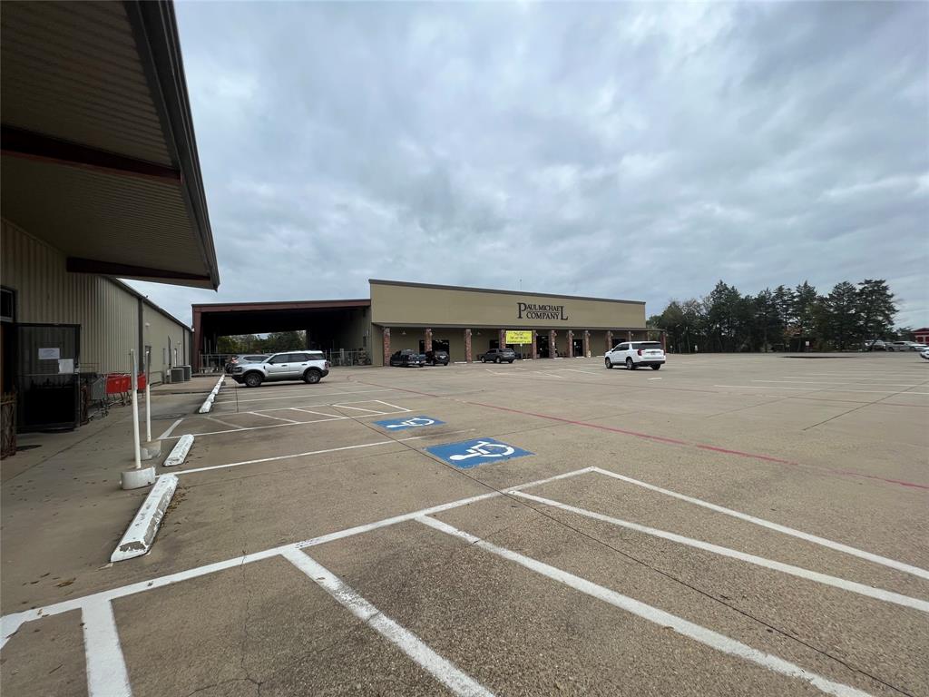 1930 N Trade Days Boulevard Property Photo 4