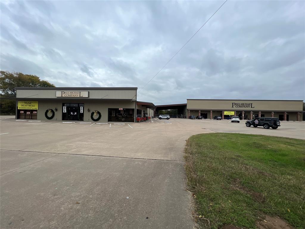 1930 N Trade Days Boulevard Property Photo 6