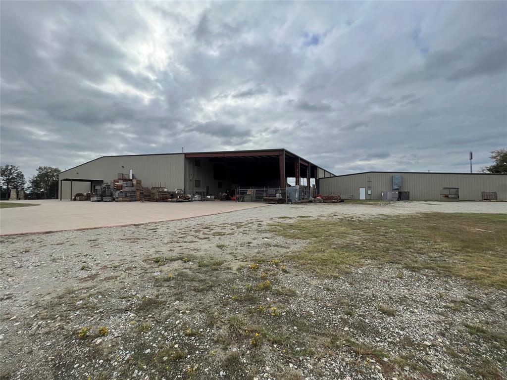 1930 N Trade Days Boulevard Property Photo 12